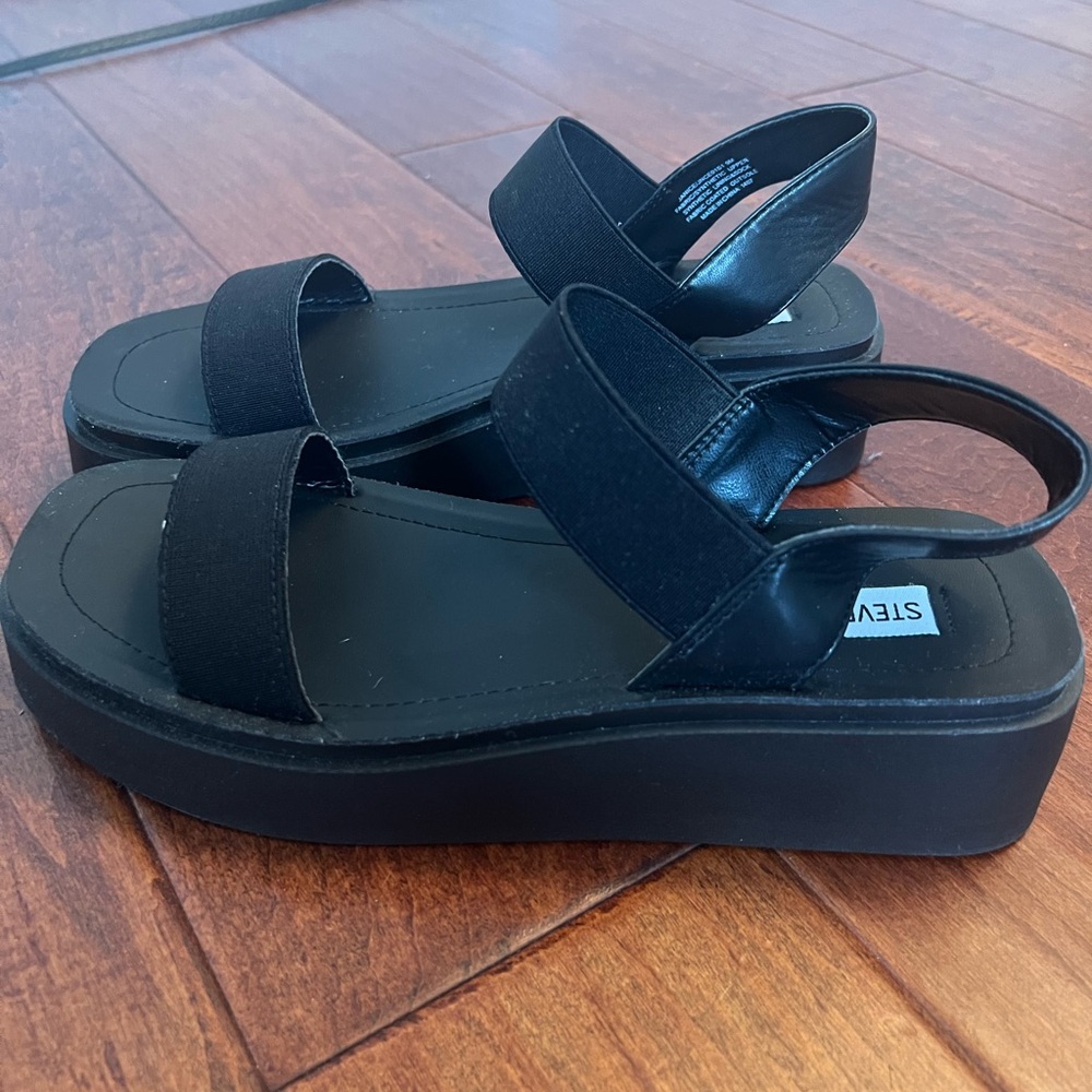 Steve madden black sandals
